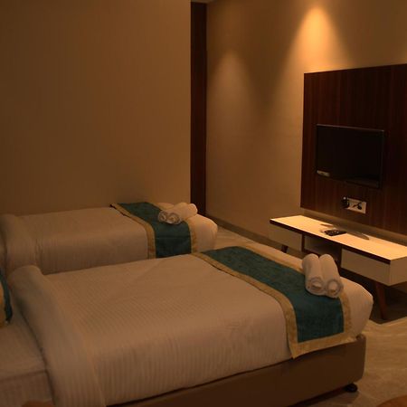 Hotel Tanisha Kishanganj Extérieur photo