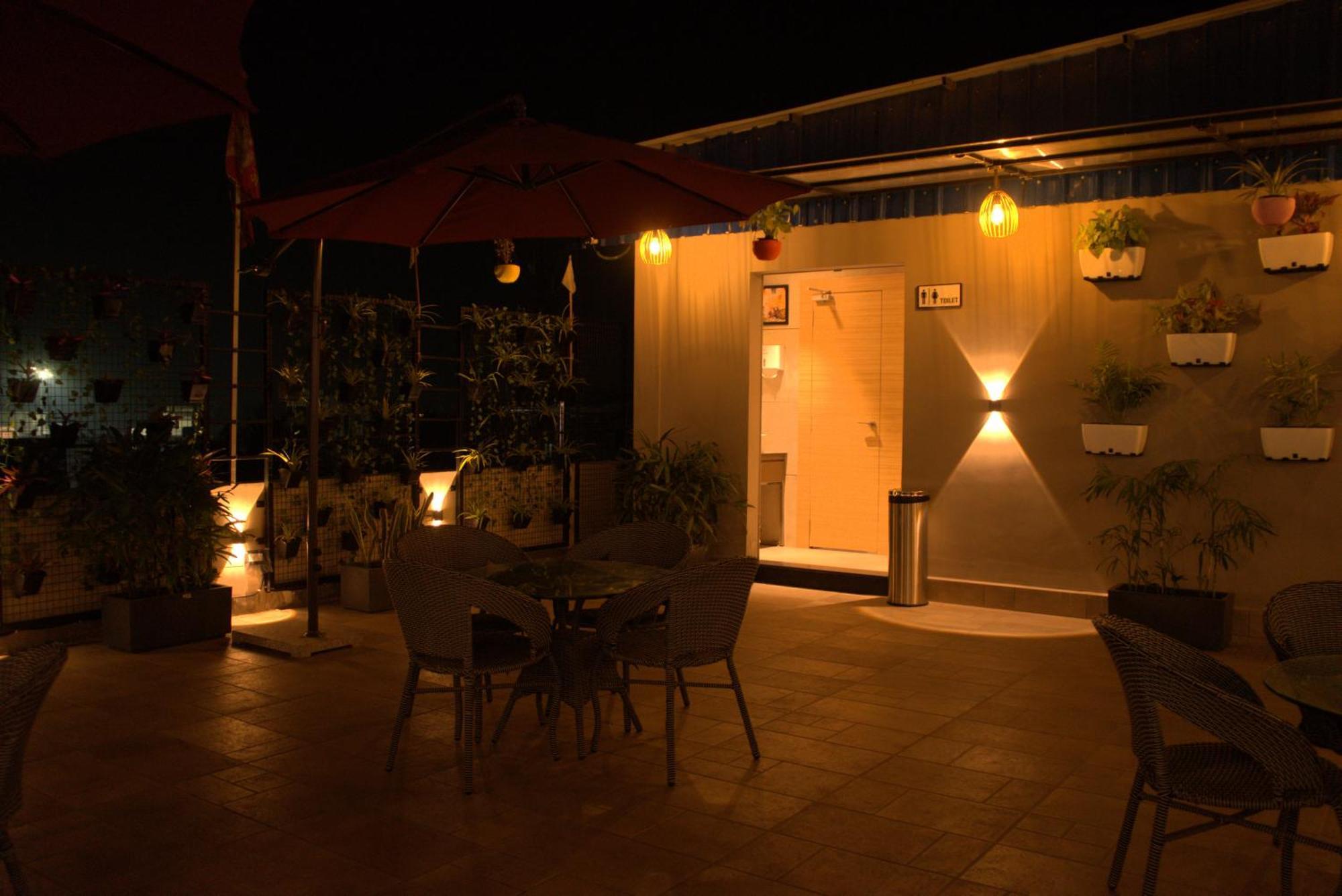 Hotel Tanisha Kishanganj Extérieur photo