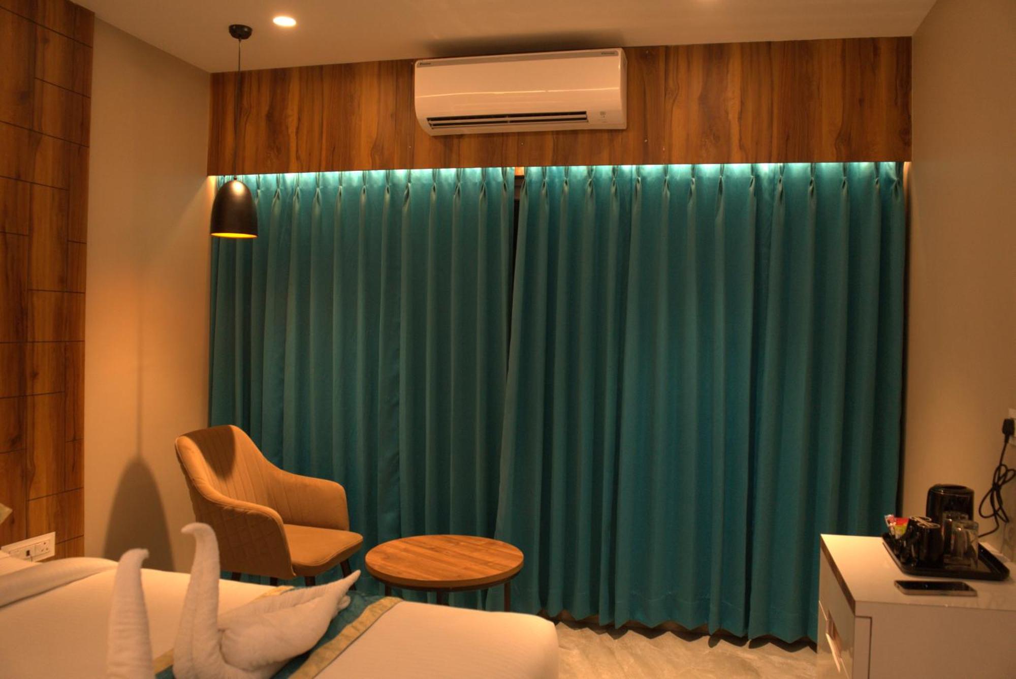 Hotel Tanisha Kishanganj Extérieur photo